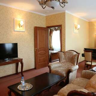 Гостиница Лермонтов Омск Люкс-1