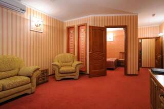 Гостиница Лермонтов Отель Омск Большой двухместный номер с 1 кроватью-1